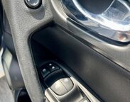 Nissan Qashqai 1.2 DIG-T N-Connecta Euro 6 (s/s) 5dr 62