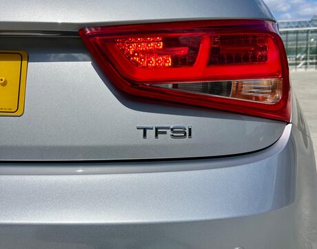 Audi A1 1.4 TFSI S line Style Edition Euro 5 (s/s) 3dr 26