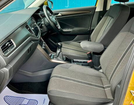 Volkswagen T-Roc 1.0 TSI SE Euro 6 (s/s) 5dr 35