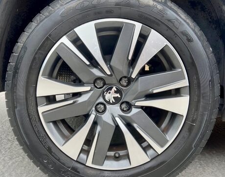 Peugeot 2008 1.2 PureTech Allure Premium Euro 6 (s/s) 5dr 75
