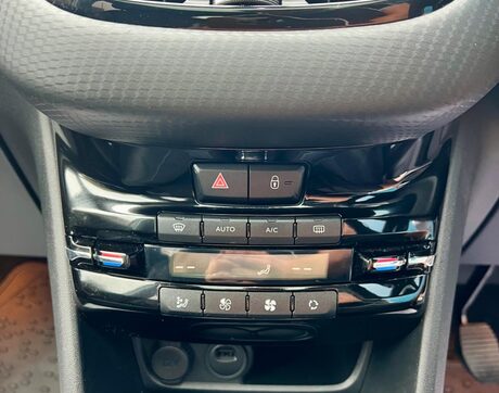 Peugeot 2008 1.2 PureTech Allure Premium Euro 6 (s/s) 5dr 56