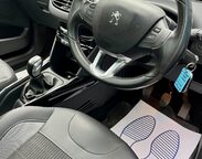 Peugeot 2008 1.2 PureTech Allure Premium Euro 6 (s/s) 5dr 38