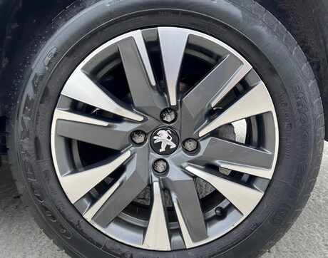 Peugeot 2008 1.2 PureTech Allure Premium Euro 6 (s/s) 5dr 73