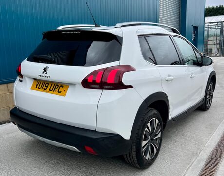 Peugeot 2008 1.2 PureTech Allure Premium Euro 6 (s/s) 5dr 8