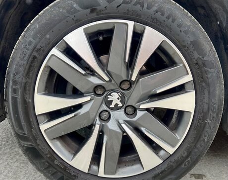 Peugeot 2008 1.2 PureTech Allure Premium Euro 6 (s/s) 5dr 72