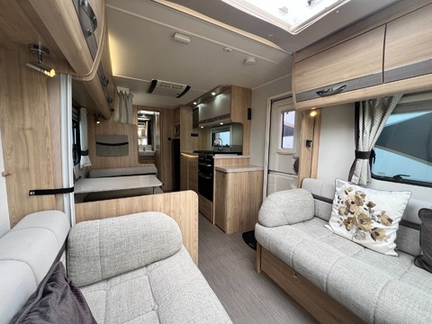 Elddis Crusader Tempest EB  13