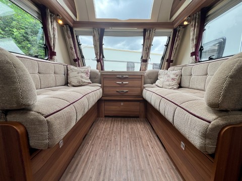 Elddis Affinity 554  10