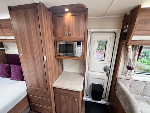 Elddis Affinity 554  31