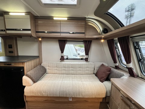 Coachman Pastiche 460/2 15