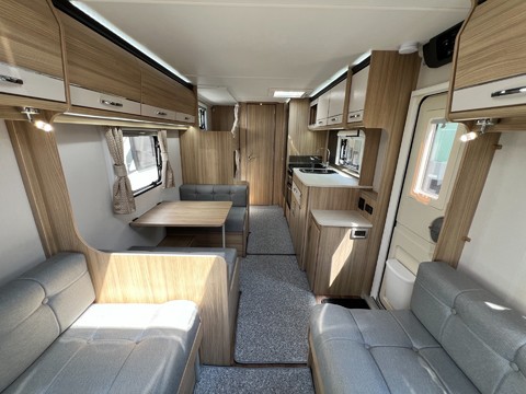 Coachman Vision Plus 630 25