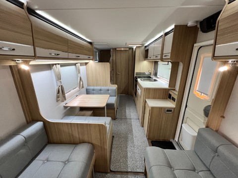 Coachman Vision Plus 630 35