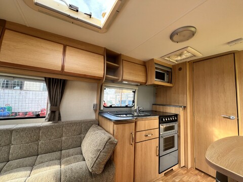 Coachman Amara 450 16