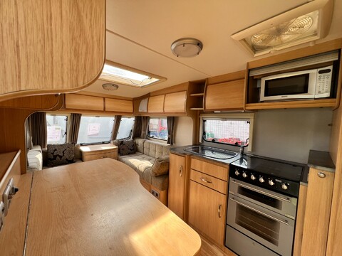 Coachman Amara 450 13