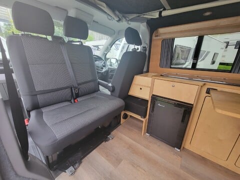 Volkswagen Transporter Highline LWB T30 6.1 Camper 10