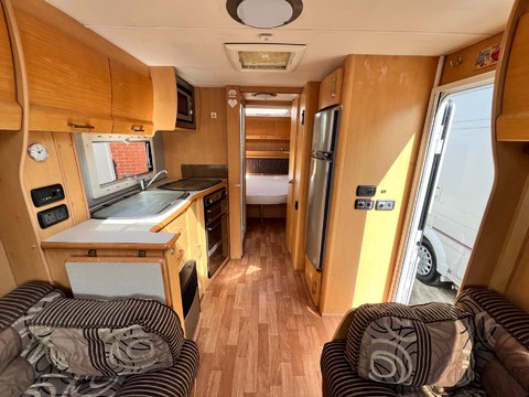 Elddis Crusader Cyclone   18