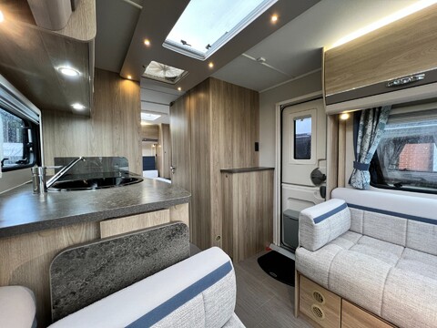 Elddis Avante Chatsworth 550 12