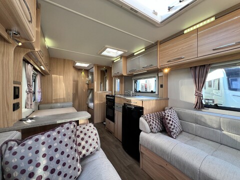 Coachman Vision 580 Design Edition 18