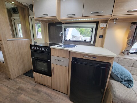 Coachman Vision 580/5 17