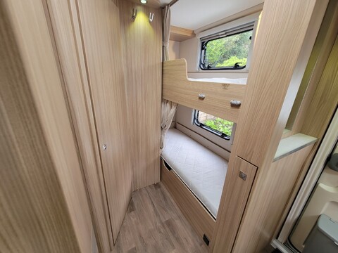 Coachman Vision 580/5 18