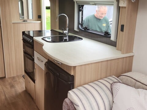 Coachman Pastiche 520 13