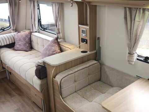 Coachman Pastiche 520 16