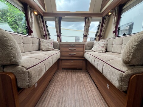 Elddis Affinity 554  15