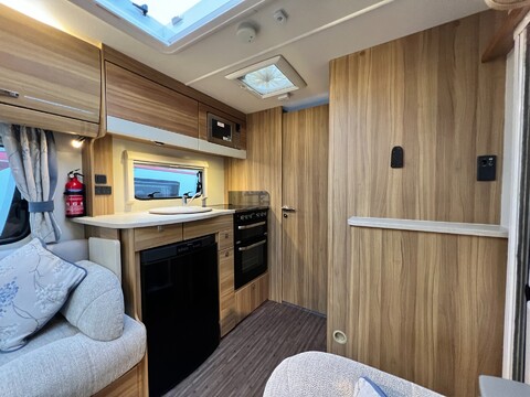 Elddis Avante 550 Chatsworth Special Edition  17