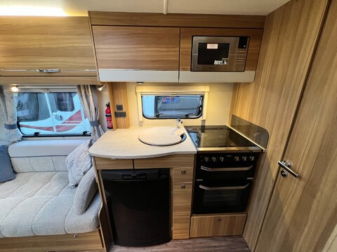 Elddis Avante 550 Chatsworth Special Edition  20