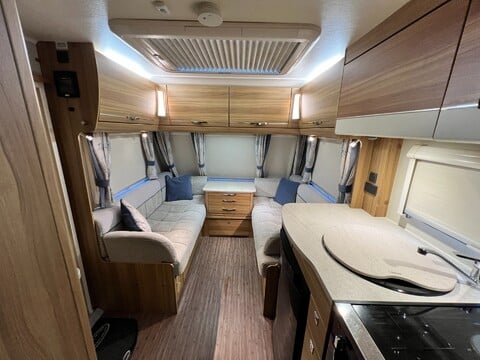 Elddis Avante 550 Chatsworth Special Edition  32