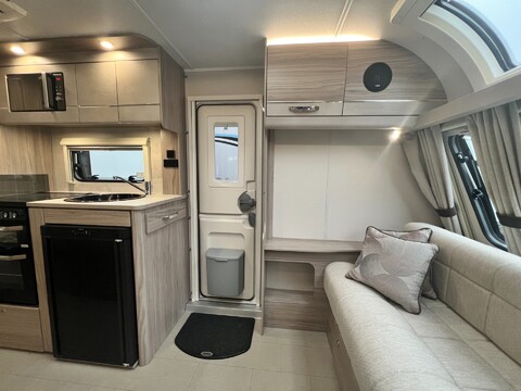 Elddis Avante 454  19