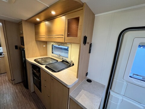 Elddis Crusader Tempest  21