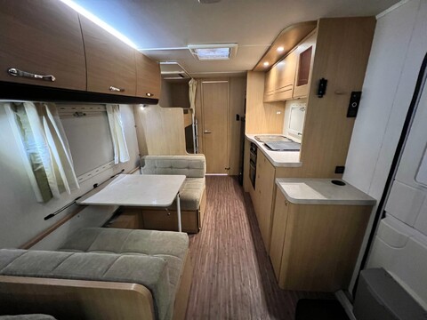 Elddis Crusader Tempest  32