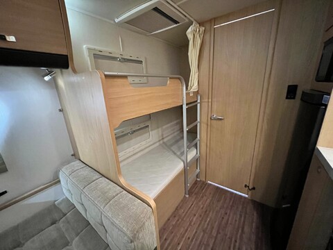 Elddis Crusader Tempest  33