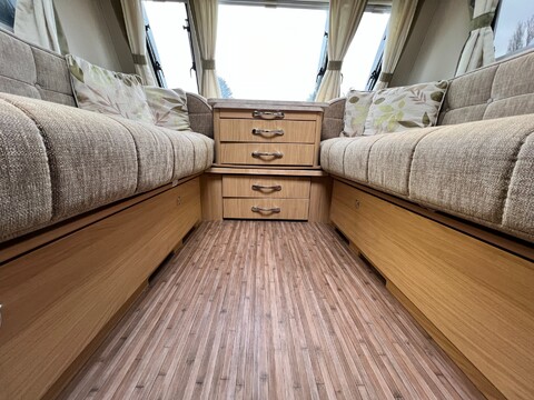 Elddis Crusader Tempest  12