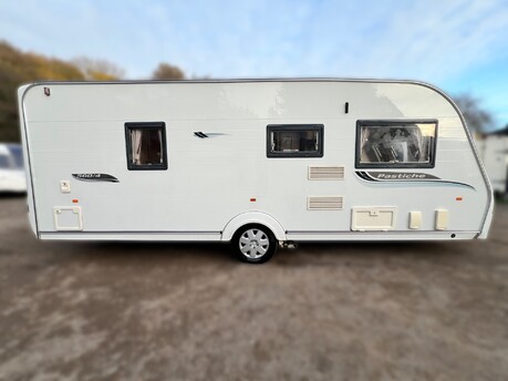 Coachman Pastiche 560/4 4