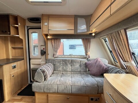 Coachman Pastiche 560/4 16