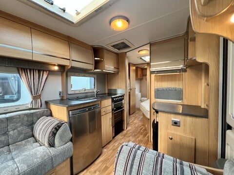 Coachman Pastiche 560/4 18