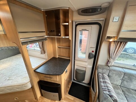 Coachman Pastiche 560/4 22