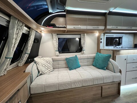 Coachman Chiltington VIP 460  21