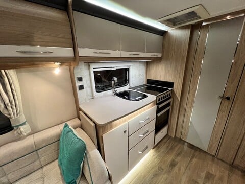 Coachman Chiltington VIP 460  22