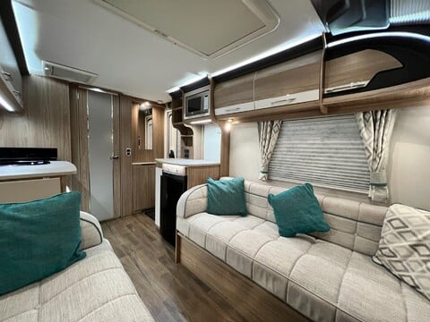 Coachman Chiltington VIP 460  34