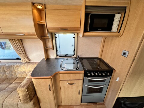 Coachman Amara 560/6 18