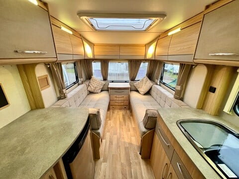 Coachman Amara 450 15