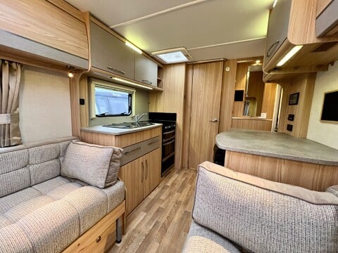 Coachman Amara 450 20