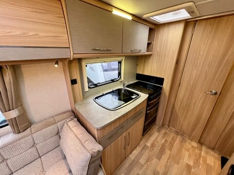 Coachman Amara 450 22