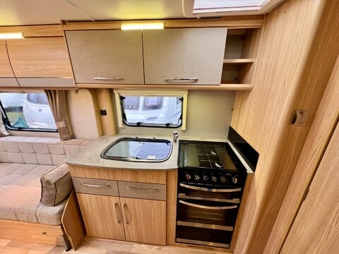 Coachman Amara 450 24