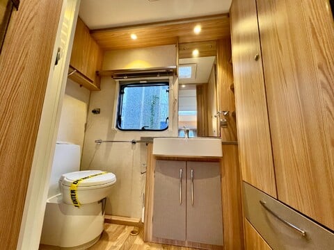 Coachman Amara 450 28