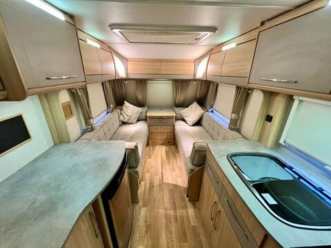 Coachman Amara 450 30