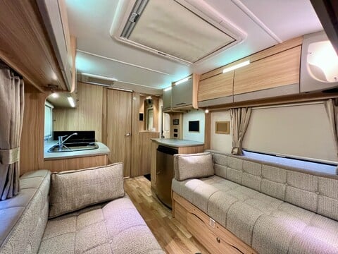 Coachman Amara 450 31