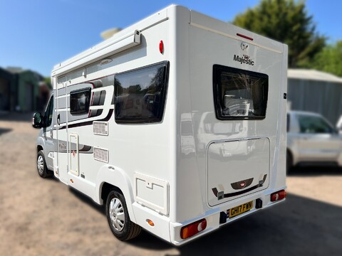 Elddis Majestic 135 9